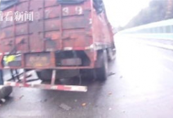 货车司机睡觉搞笑视频,睡出“网红”范儿！