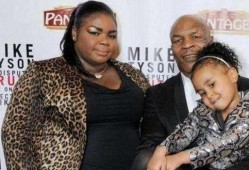 泰森女儿图片,传承父辈风采，展现青春魅力